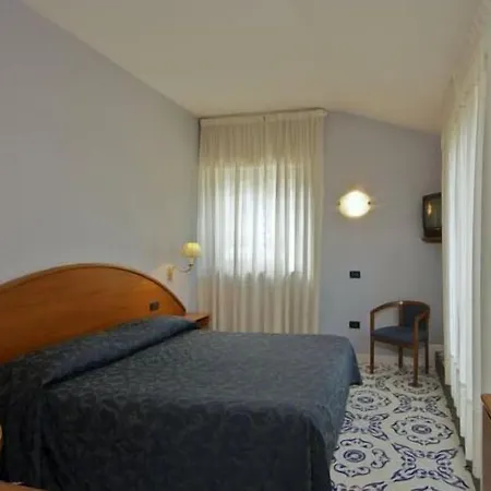 Parco ホテル カステッランマーレ・ディ・スタービア